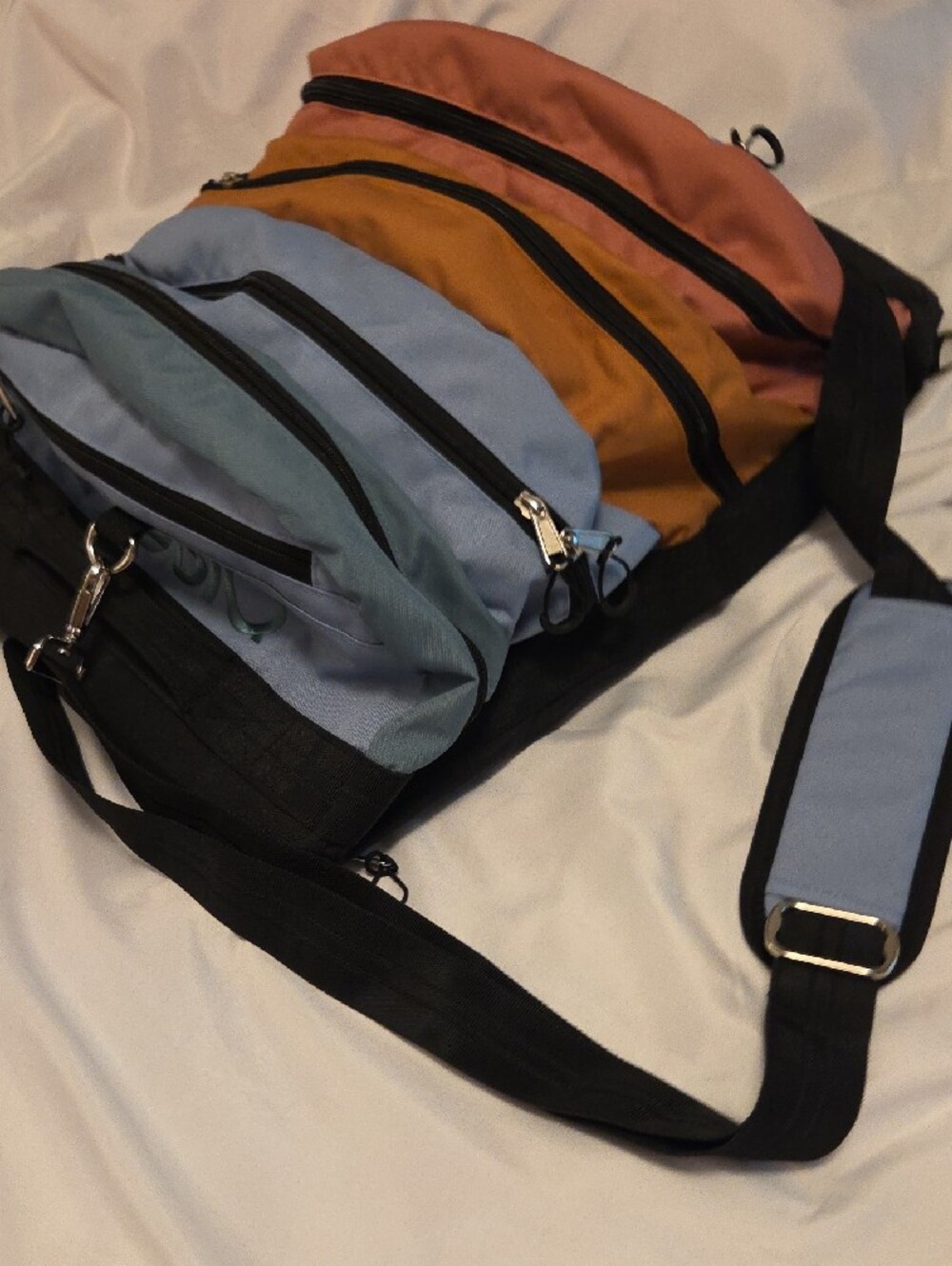 Tobiq Multi-Compartment Light Blue and Rust Travel Duffle Bag - Picture 8 of 8